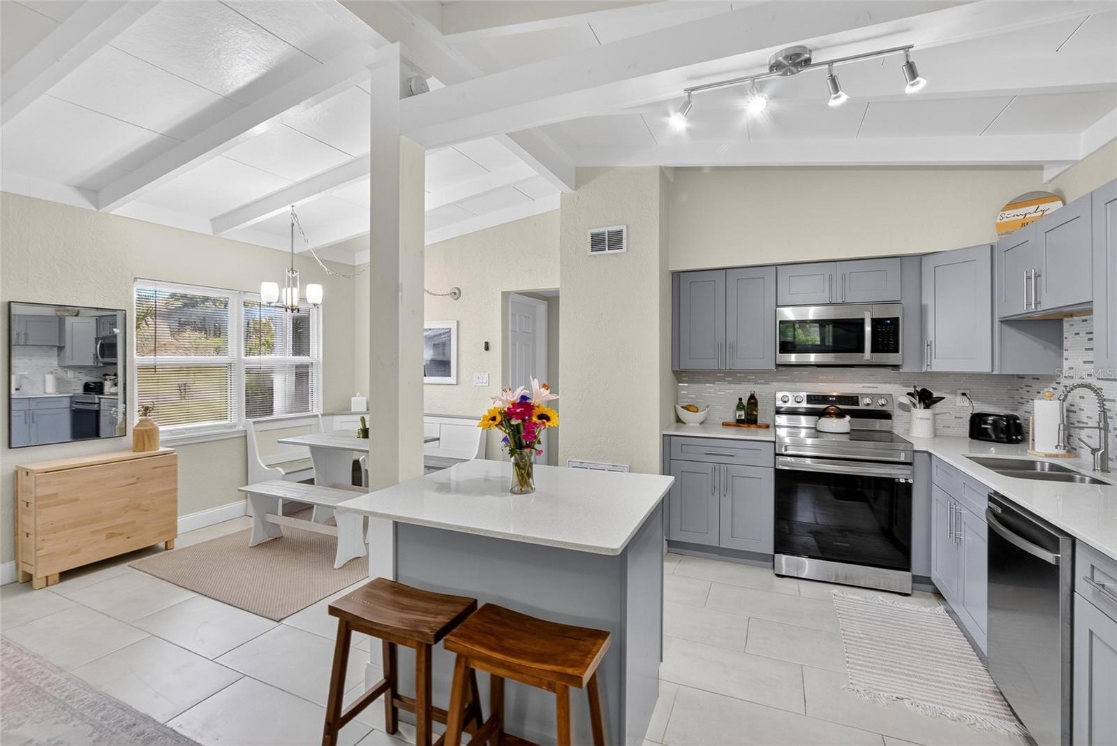 Image 14 of 41 For 764 62nd Place S