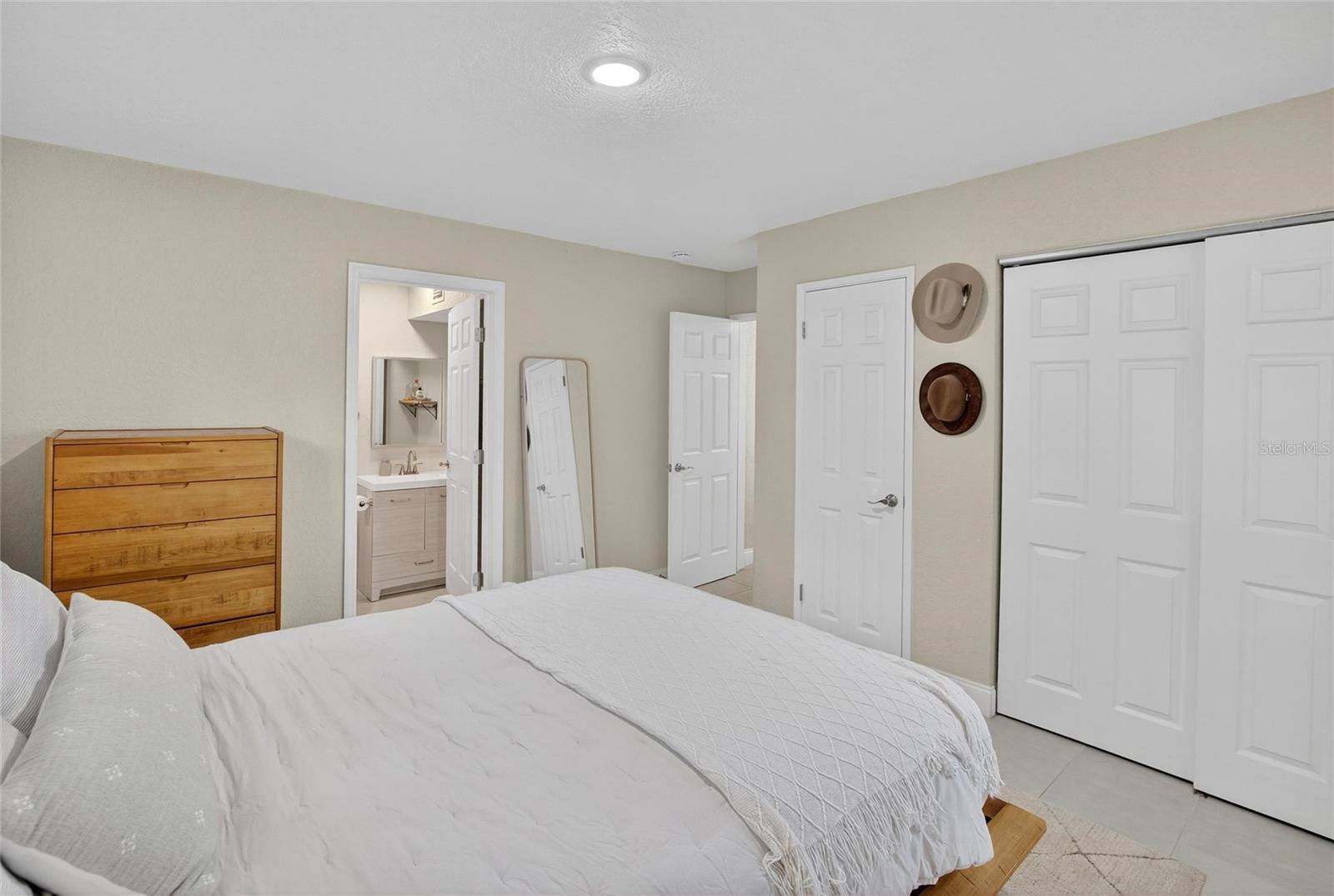 Image 27 of 41 For 764 62nd Place S