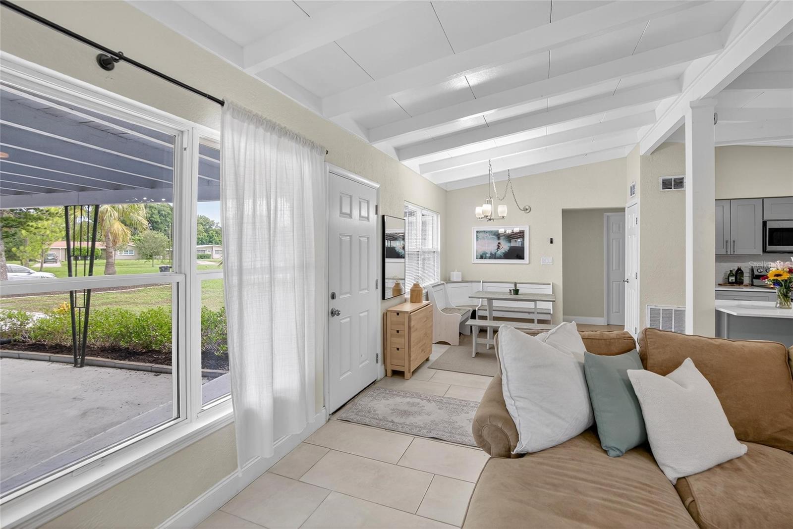 Image 4 of 41 For 764 62nd Place S