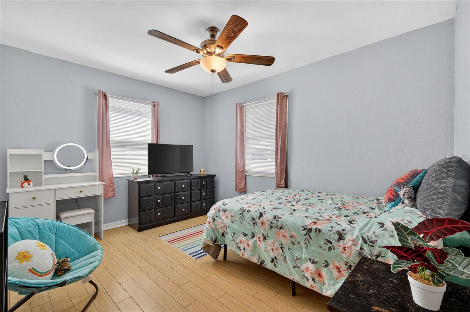 Image 12 of 28 For 2401 19th Street S