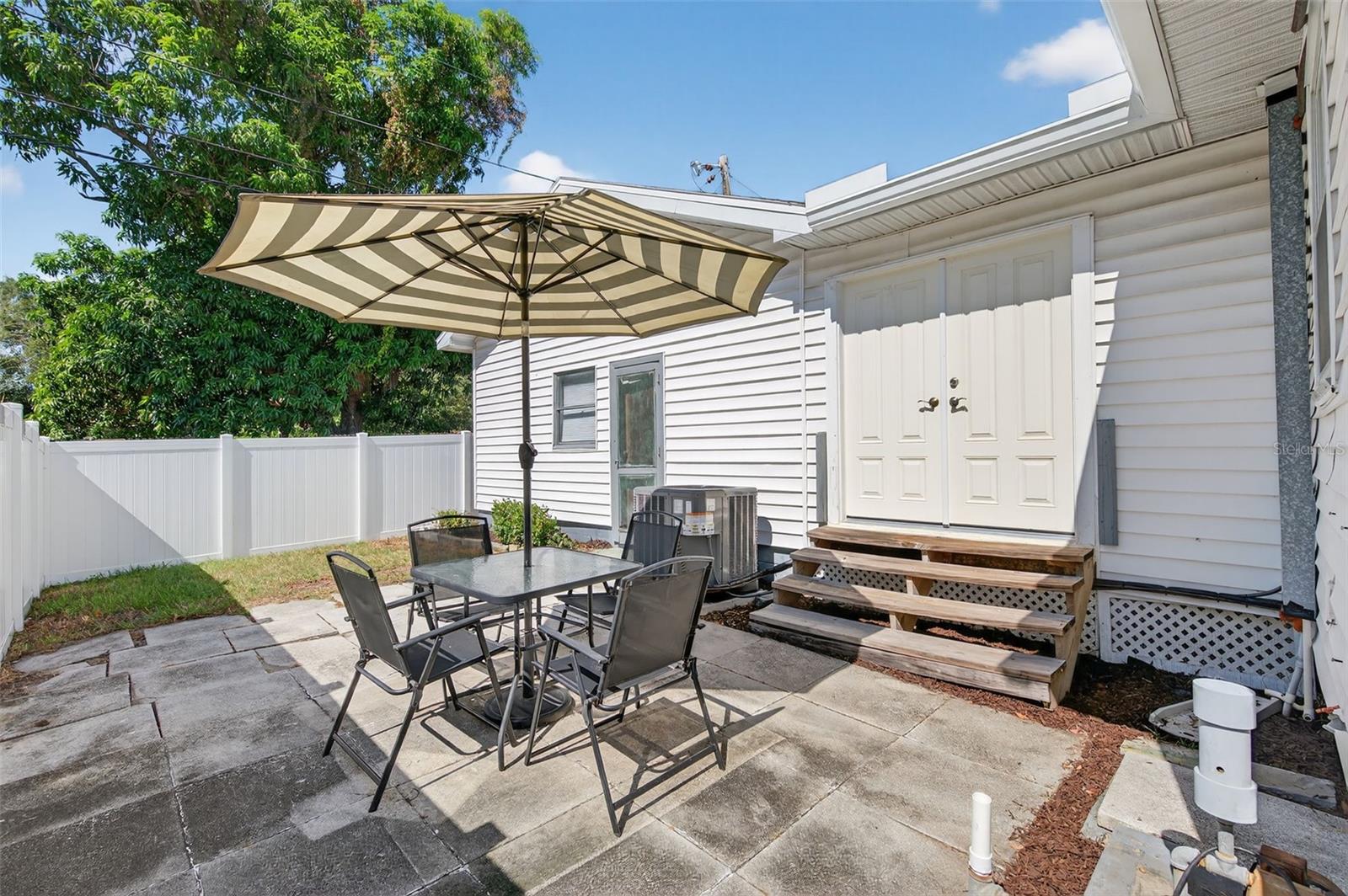 Image 17 of 28 For 2401 19th Street S