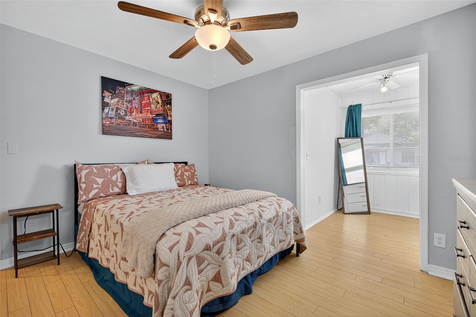 Image 4 of 28 For 2401 19th Street S