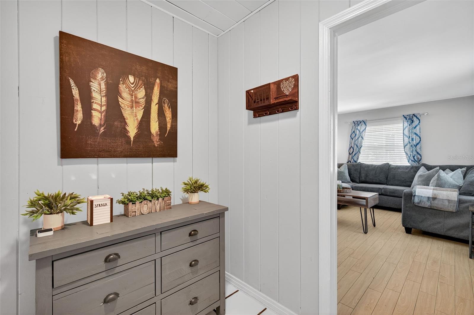 Image 6 of 28 For 2401 19th Street S