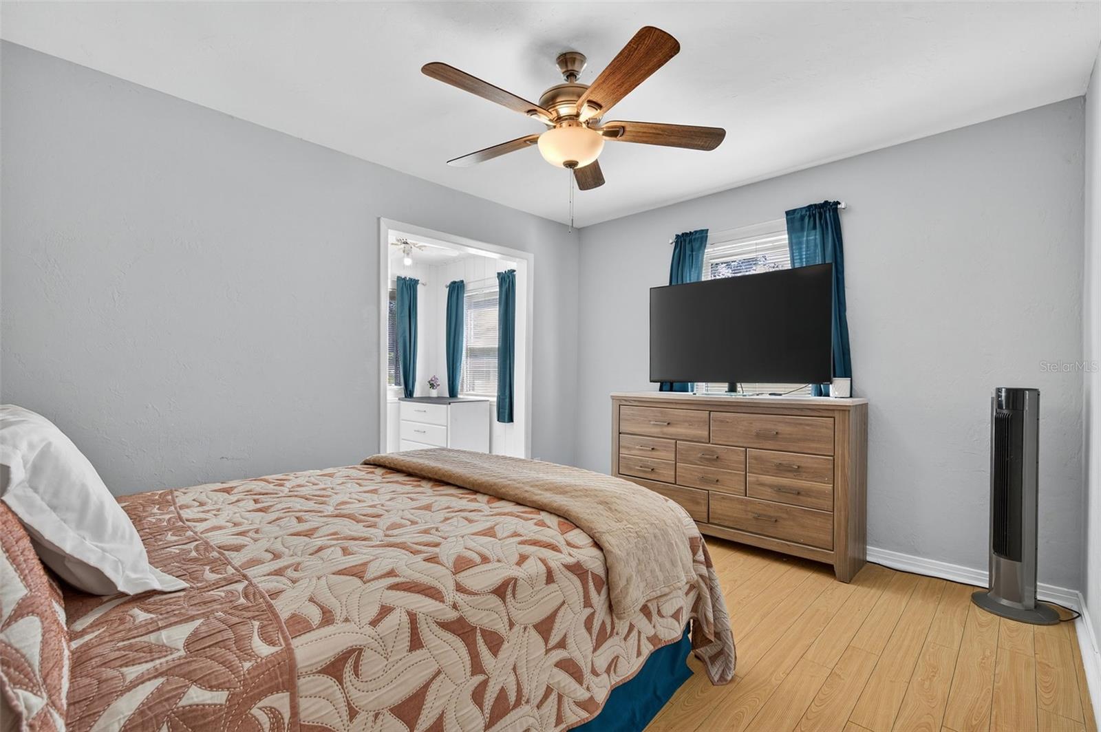 Image 9 of 28 For 2401 19th Street S