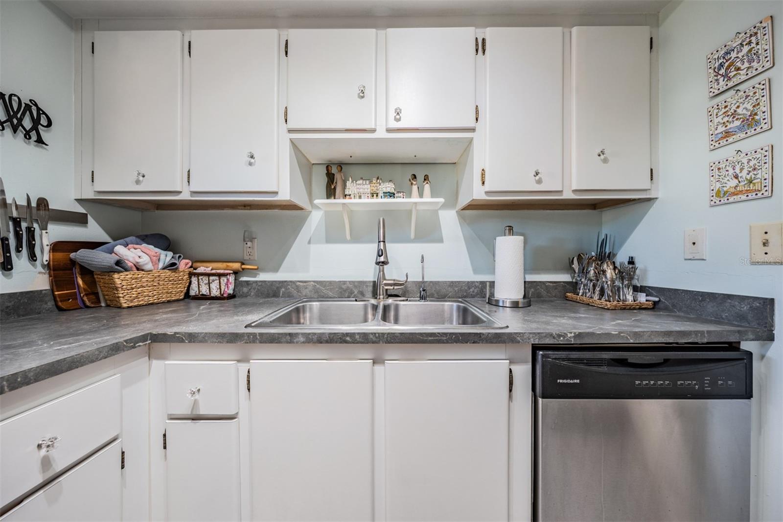 Image 14 of 45 For 501 Windrush Bay Drive 114