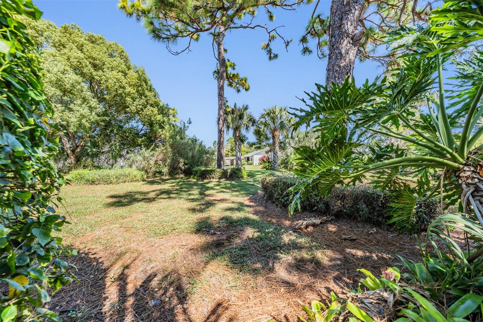 Image 23 of 45 For 501 Windrush Bay Drive 114