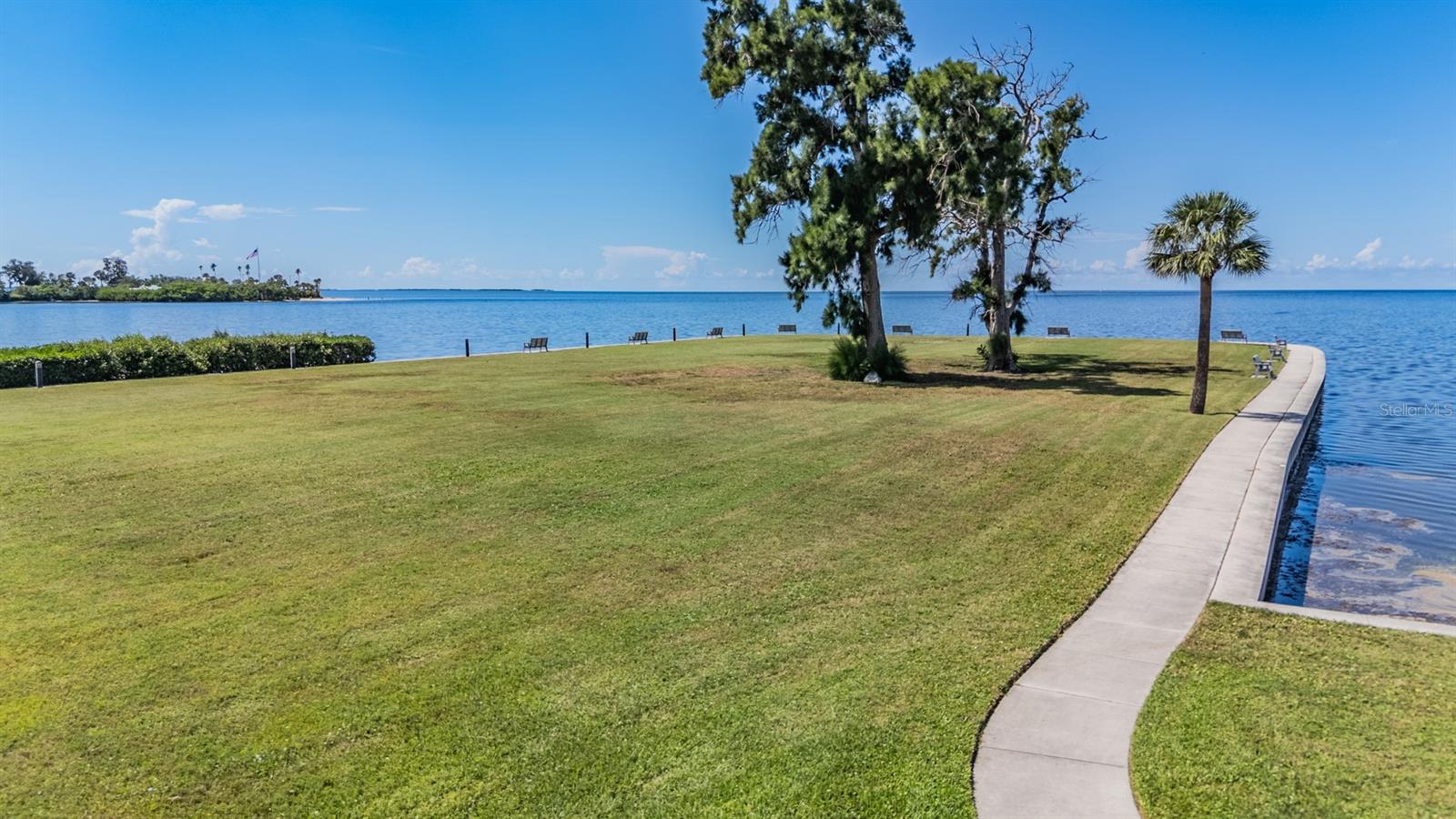 Image 9 of 12 For 501 Windrush Bay Drive 114