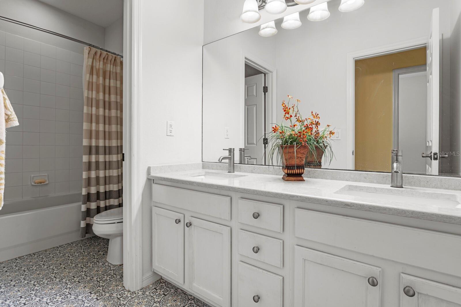 Image 26 of 35 For 14137 Waterville Circle