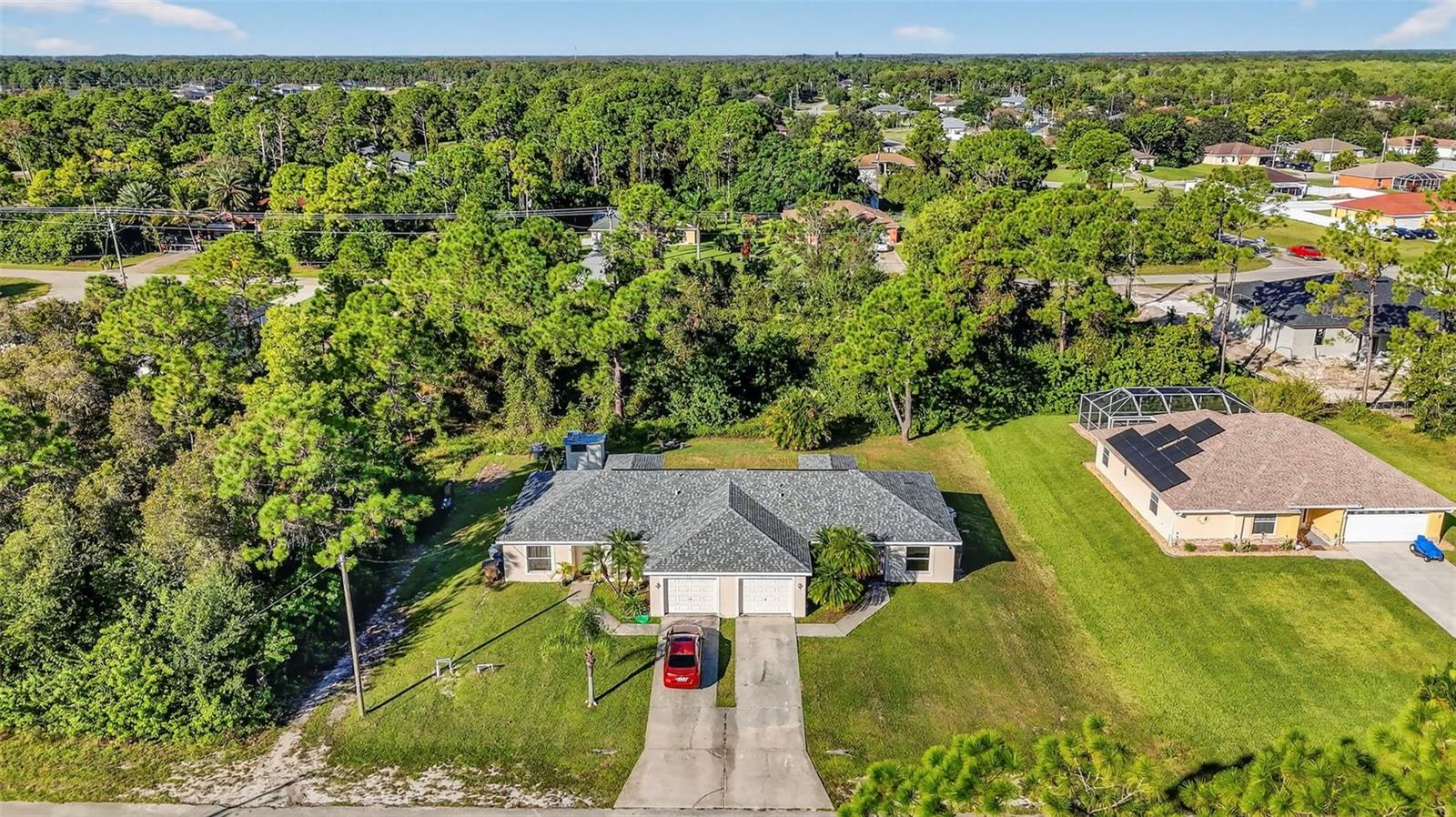 Image 2 of 31 For 710-712 Creuset Avenue S