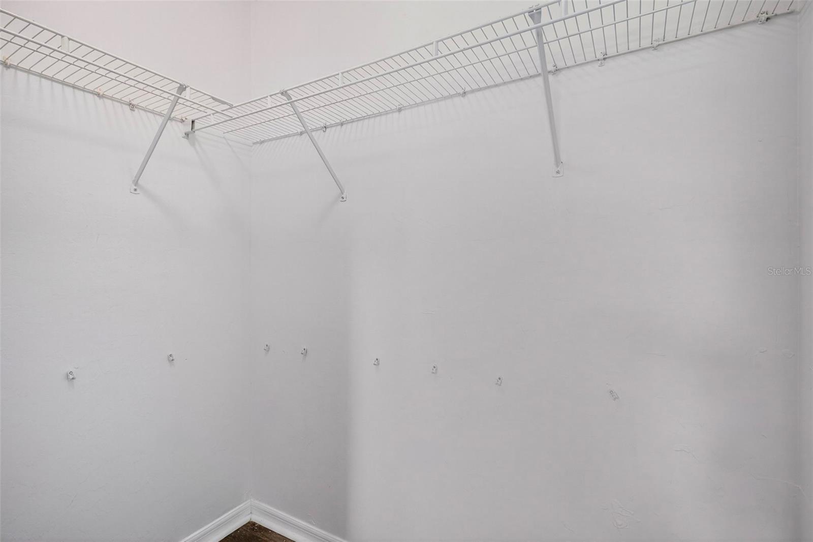 Image 23 of 31 For 710-712 Creuset Avenue S