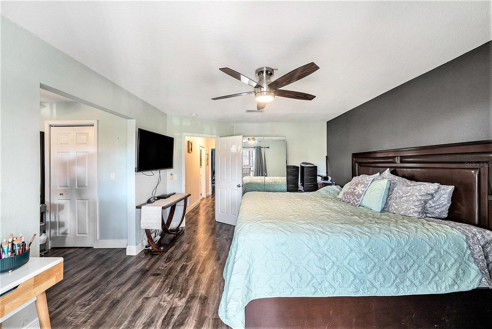 Image 13 of 38 For 4311 Harbor House Drive 4311