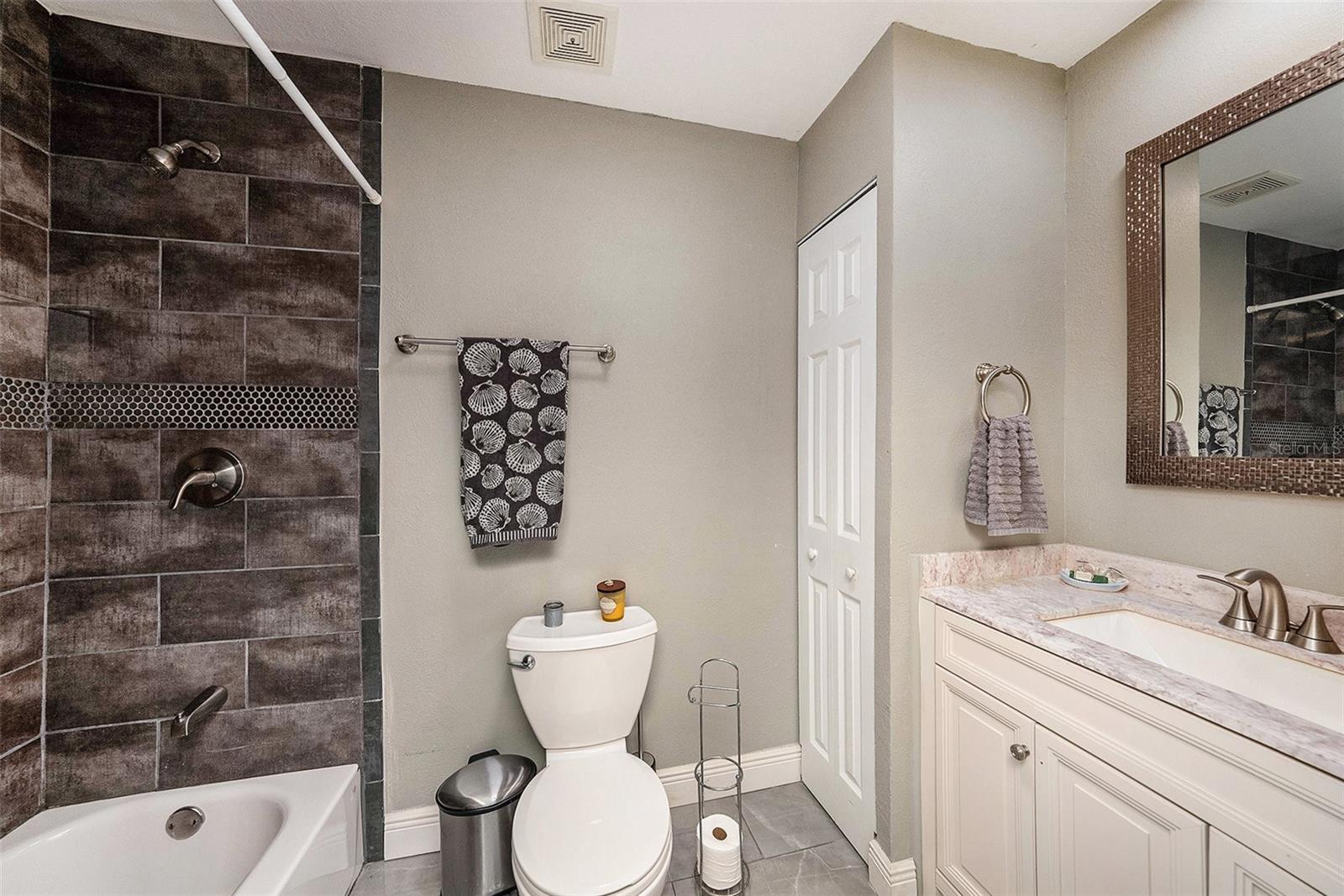 Image 16 of 38 For 4311 Harbor House Drive 4311