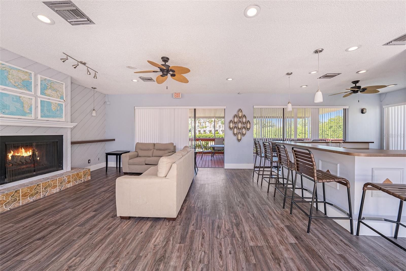 Image 27 of 38 For 4311 Harbor House Drive 4311