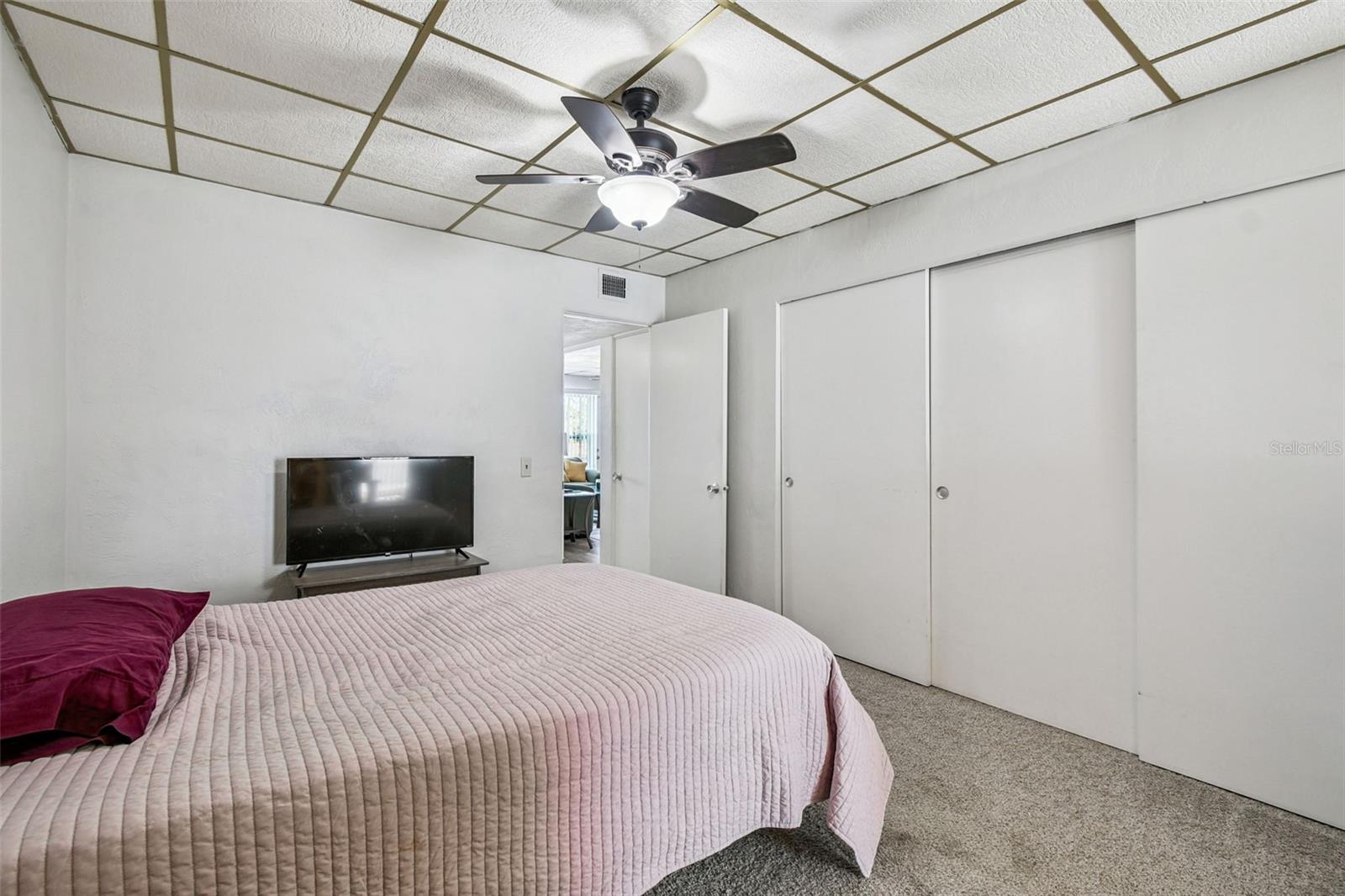 Image 21 of 33 For 5860 43rd Terrace N 1513