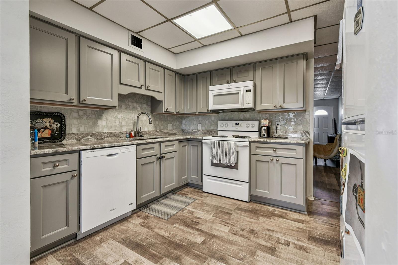 Image 3 of 33 For 5860 43rd Terrace N 1513