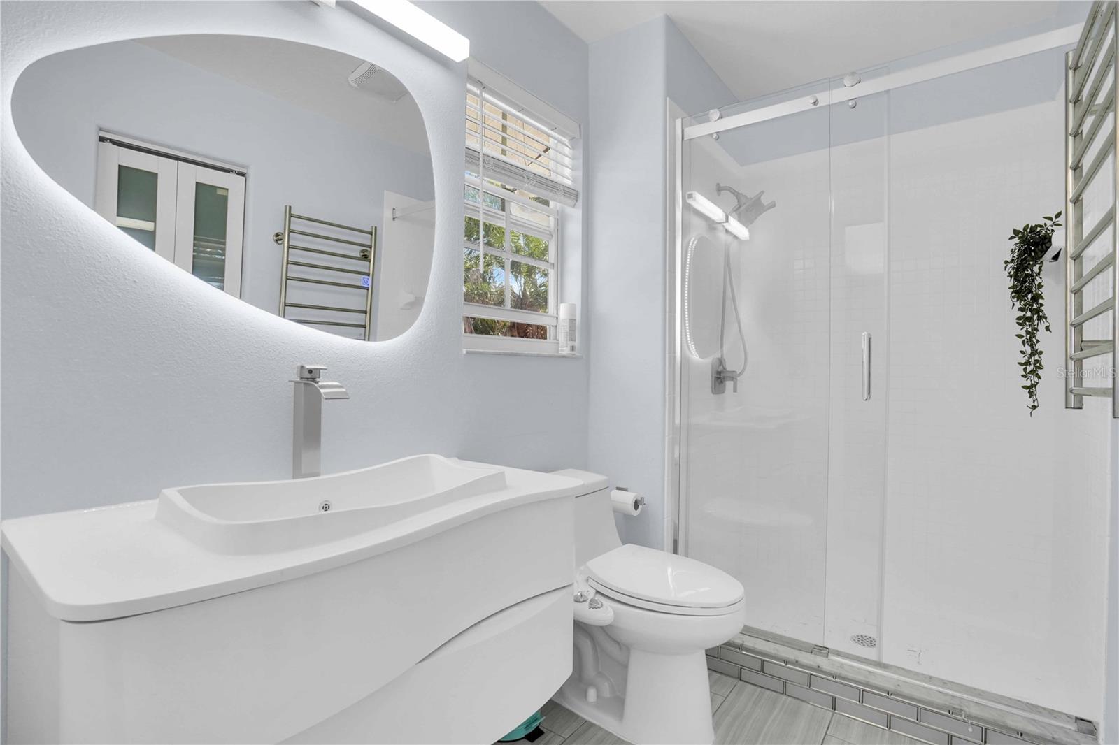 Image 19 of 45 For 103 17th Street E