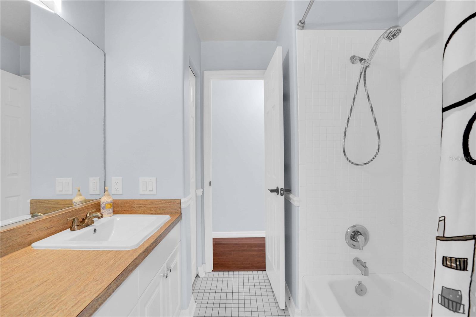 Image 23 of 45 For 103 17th Street E