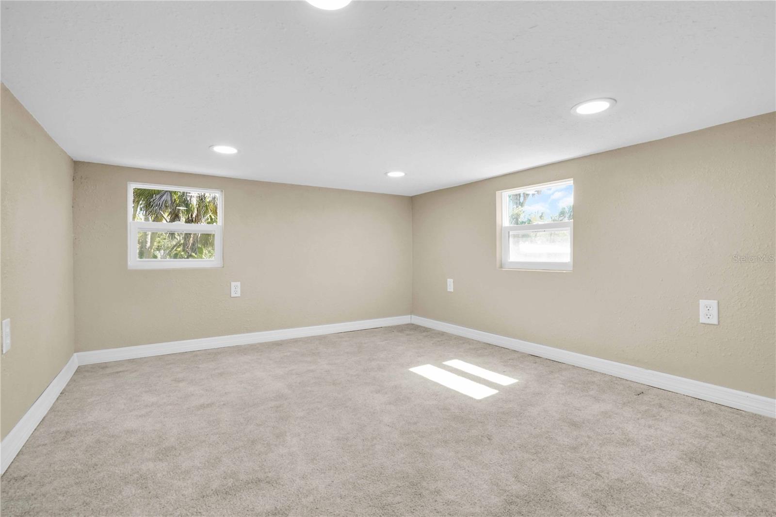 Image 27 of 45 For 103 17th Street E