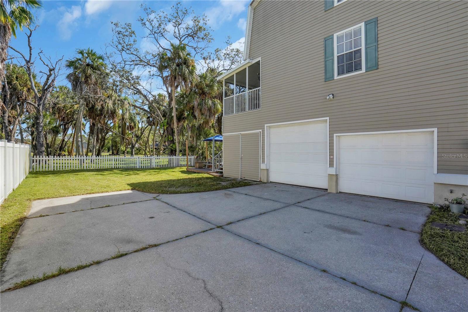 Image 34 of 45 For 103 17th Street E