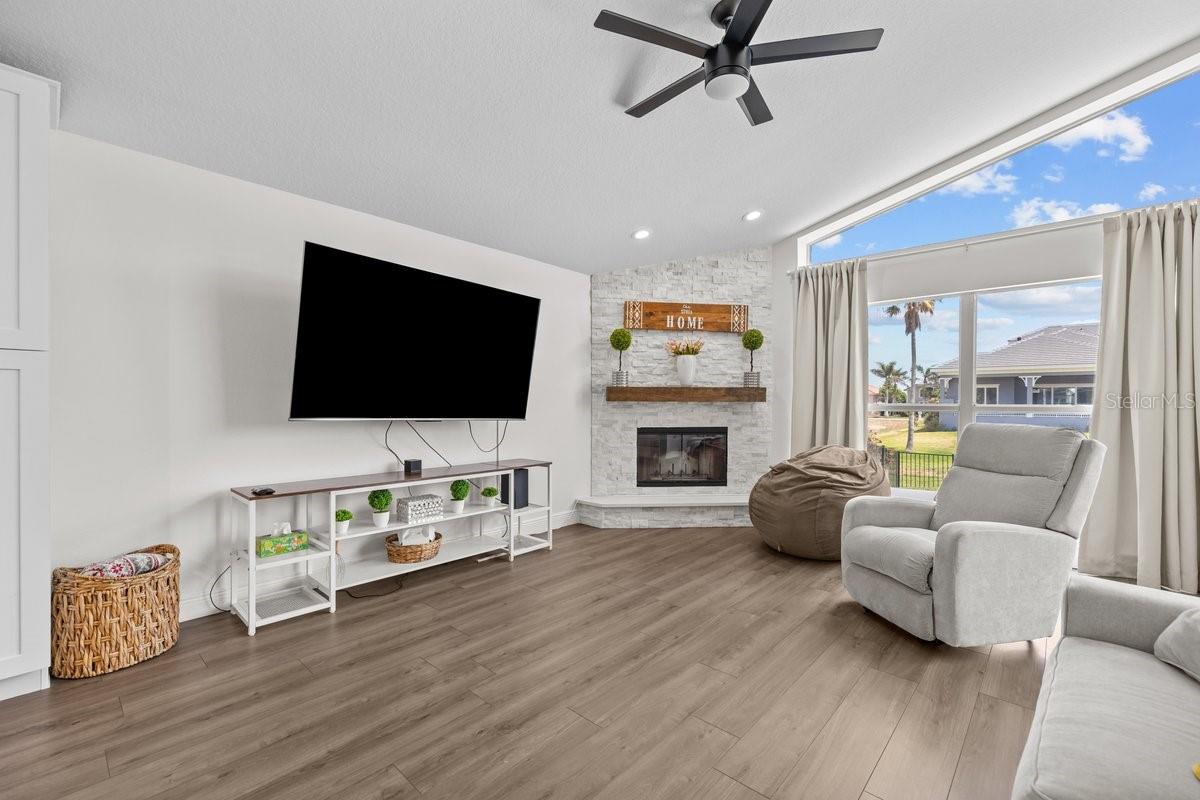 Image 16 of 35 For 6402 Rubia Circle