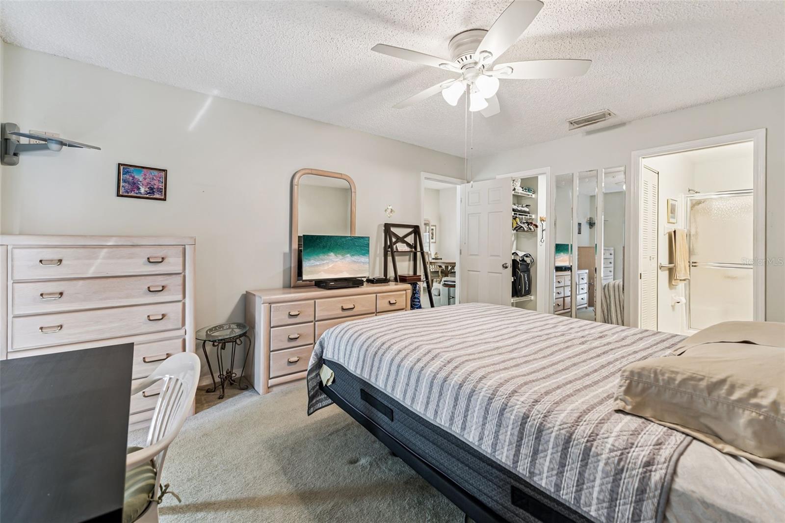 Image 10 of 24 For 104 Knollpoint Drive 3