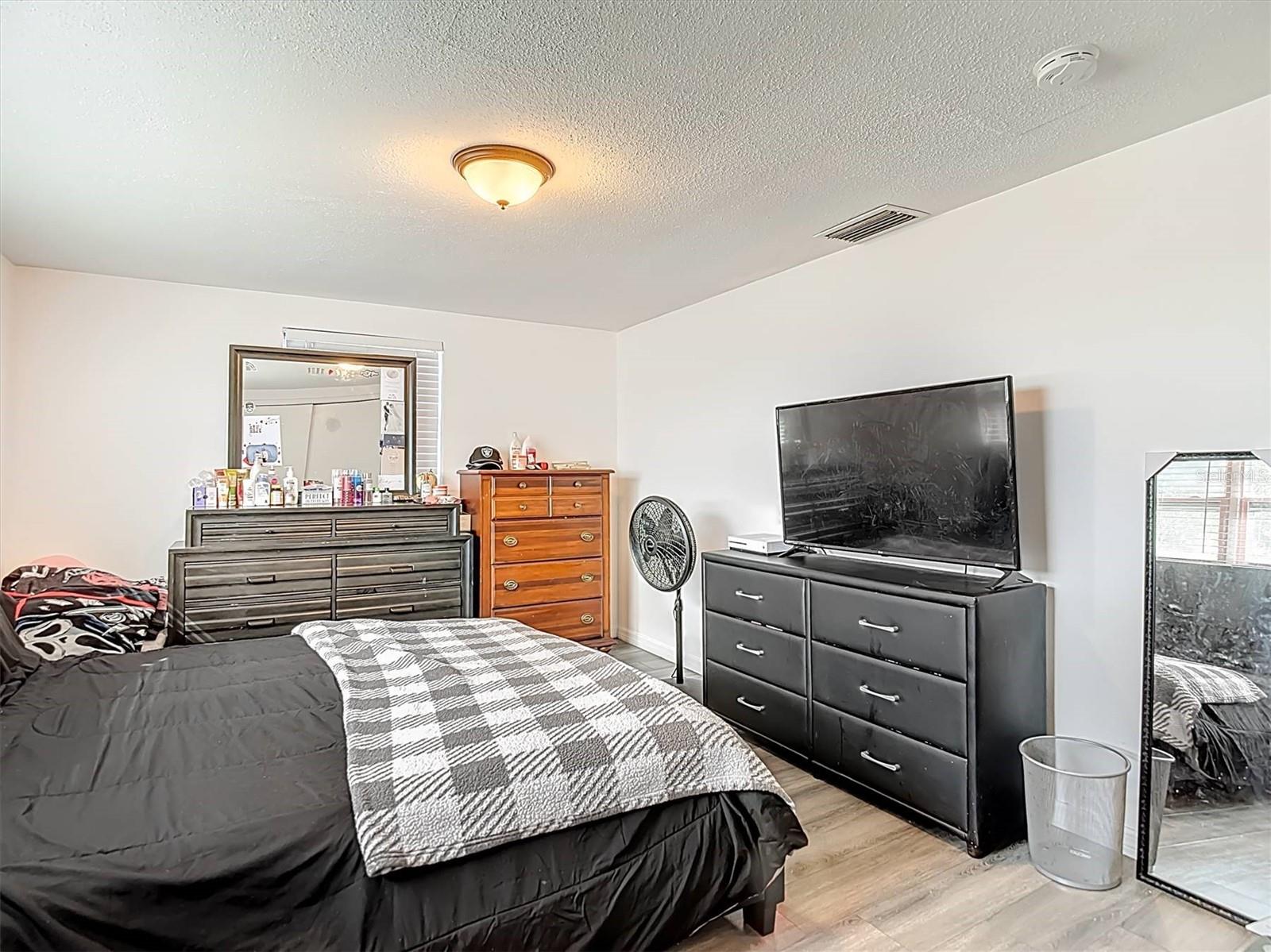 Image 22 of 49 For 5533 Riddle Road