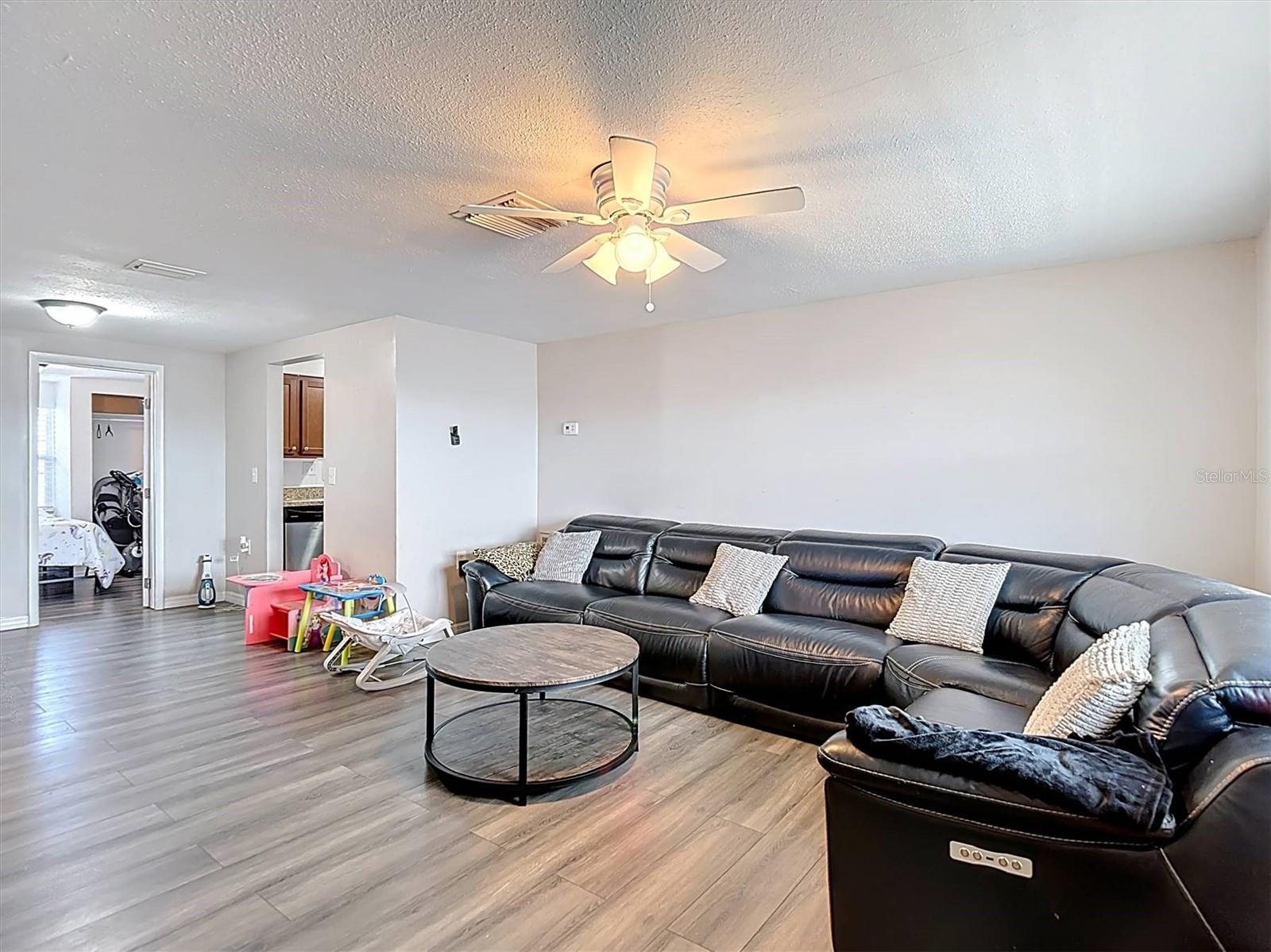 Image 4 of 49 For 5533 Riddle Road