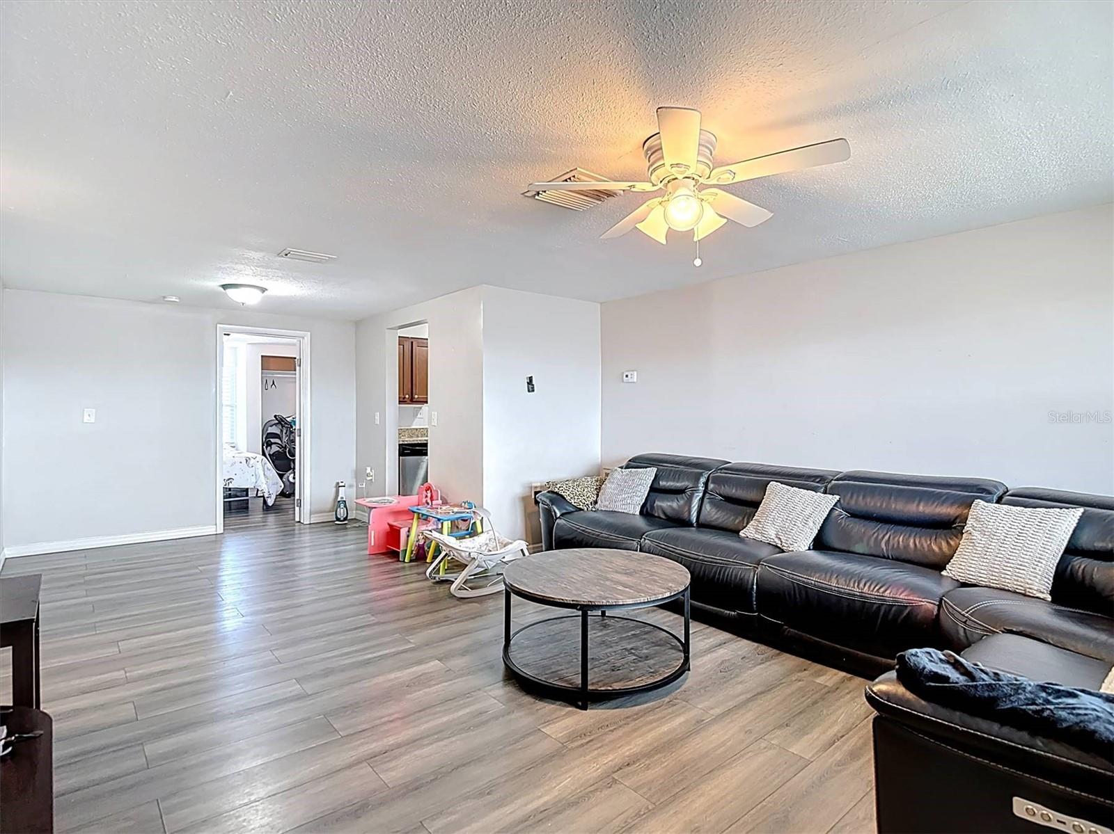 Image 5 of 49 For 5533 Riddle Road