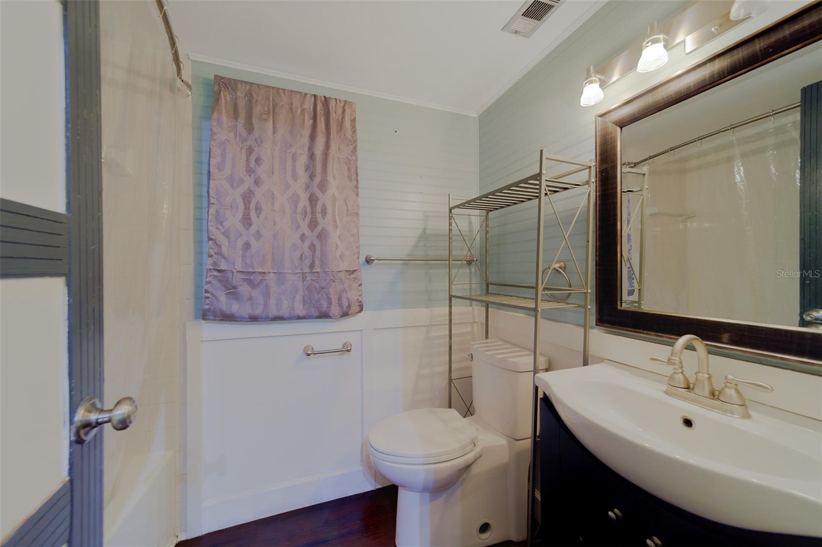 Image 20 of 42 For 240 Bayshore Boulevard 204