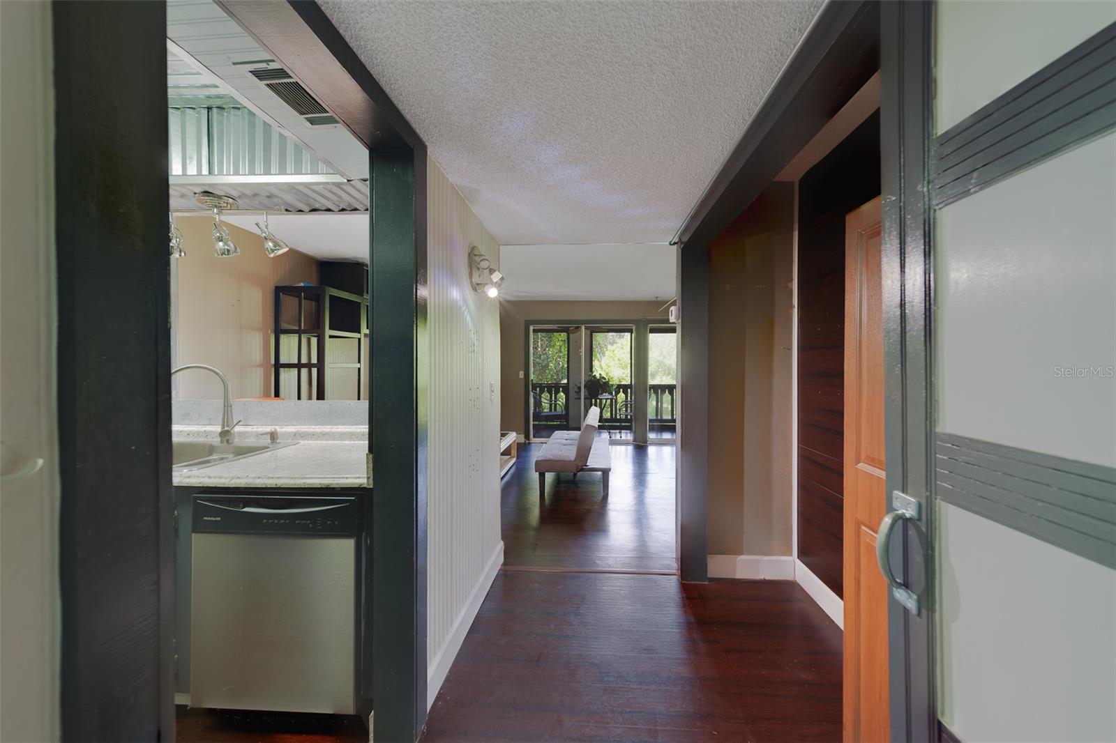 Image 5 of 42 For 240 Bayshore Boulevard 204