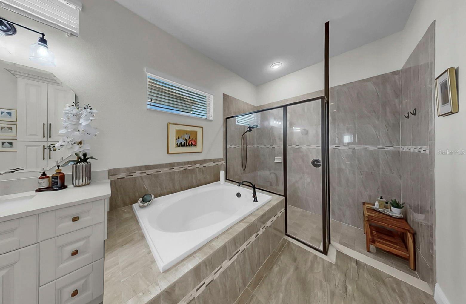 Image 30 of 74 For 11337 Lake Lucaya Drive