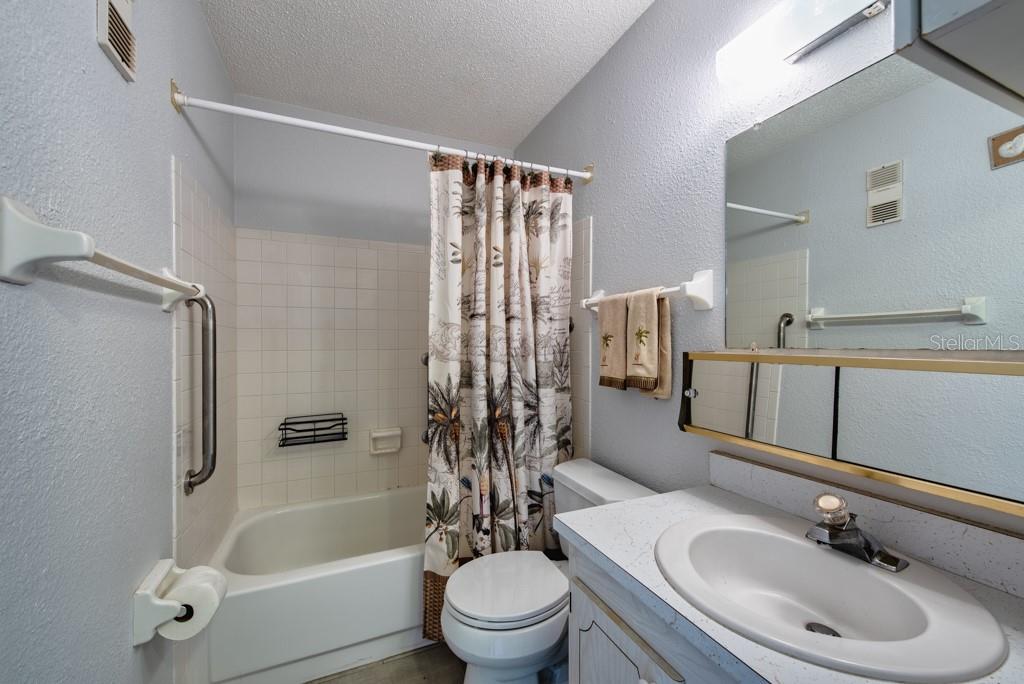 Image 15 of 35 For 5967 Terrace Park Drive N 107