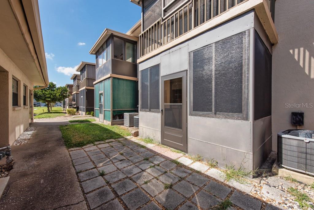 Image 19 of 35 For 5967 Terrace Park Drive N 107