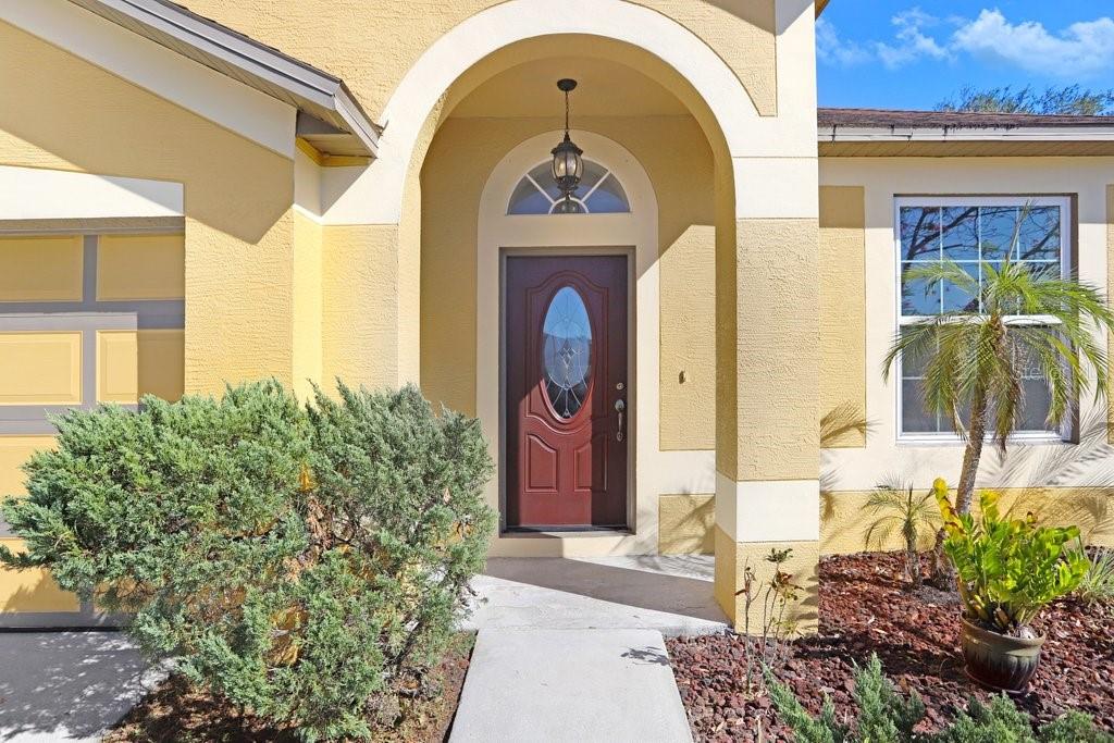 Image 10 of 38 For 919 Grand Canyon Drive