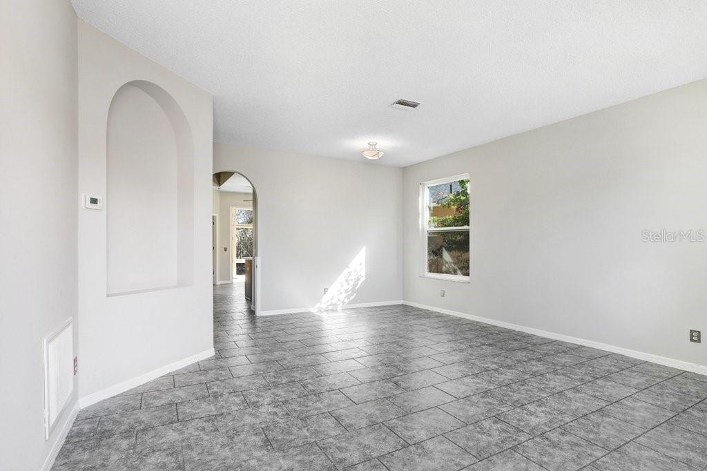 Image 11 of 38 For 919 Grand Canyon Drive