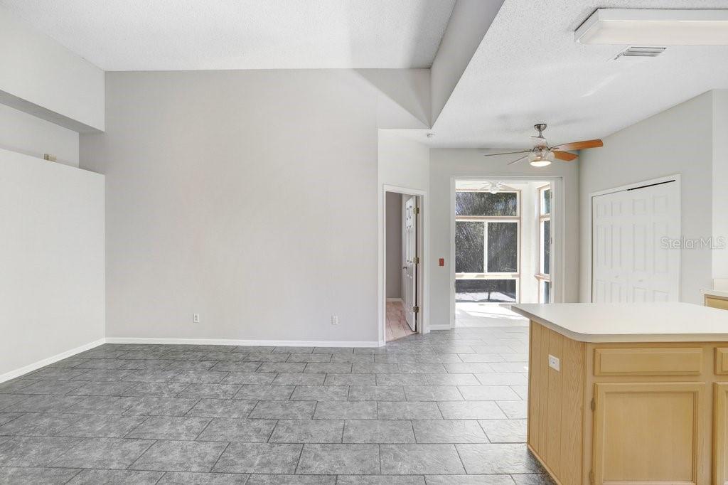 Image 13 of 38 For 919 Grand Canyon Drive