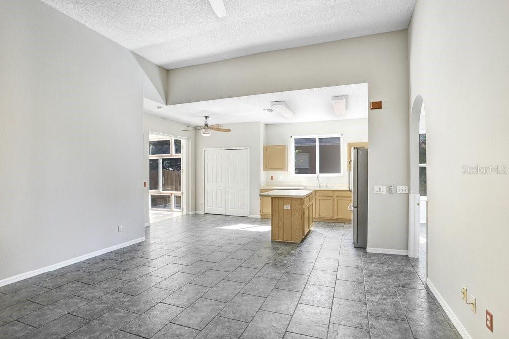 Image 15 of 38 For 919 Grand Canyon Drive