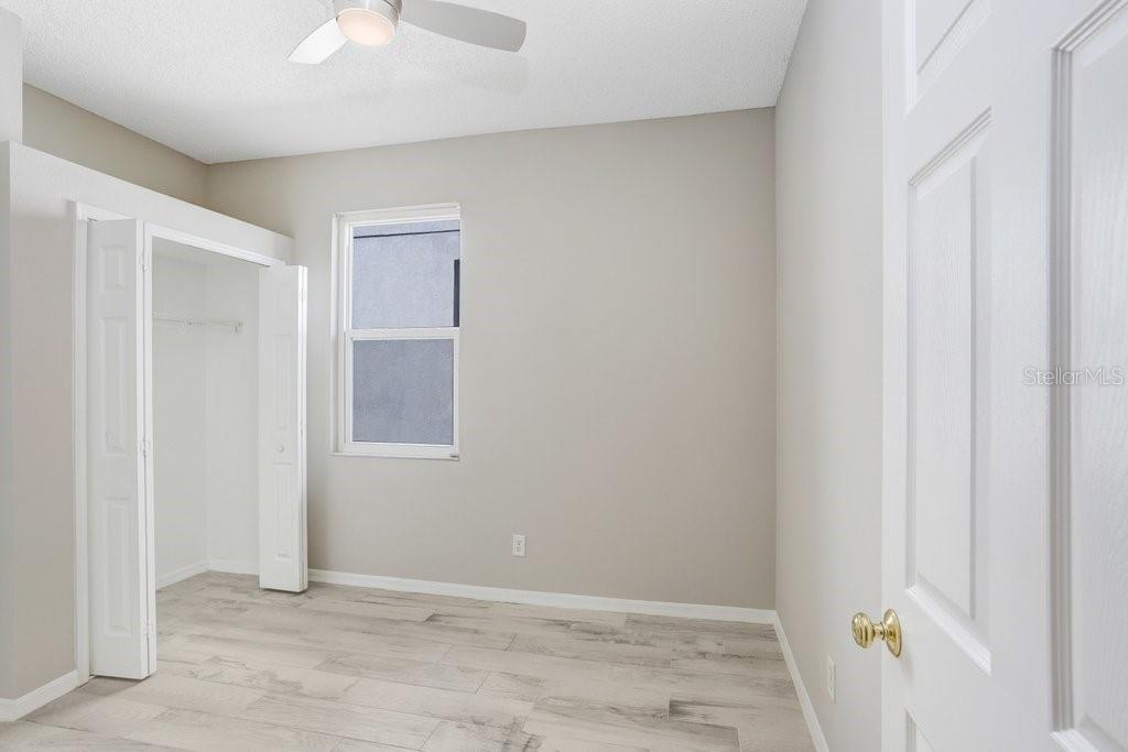 Image 25 of 38 For 919 Grand Canyon Drive