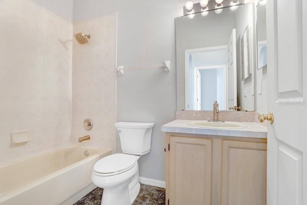 Image 26 of 38 For 919 Grand Canyon Drive