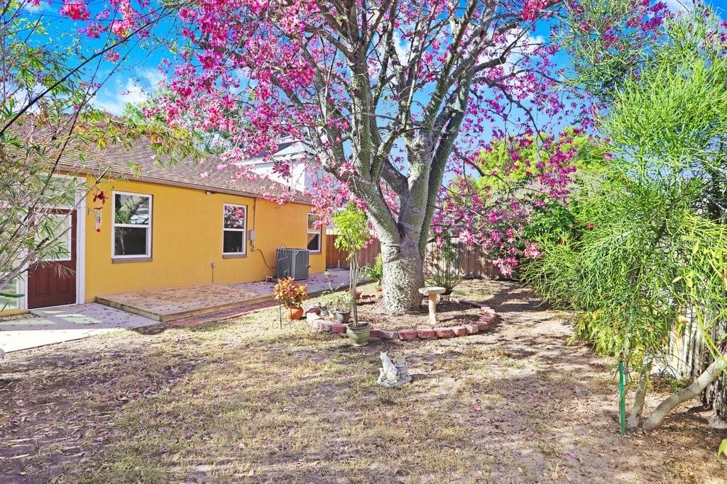 Image 29 of 38 For 919 Grand Canyon Drive