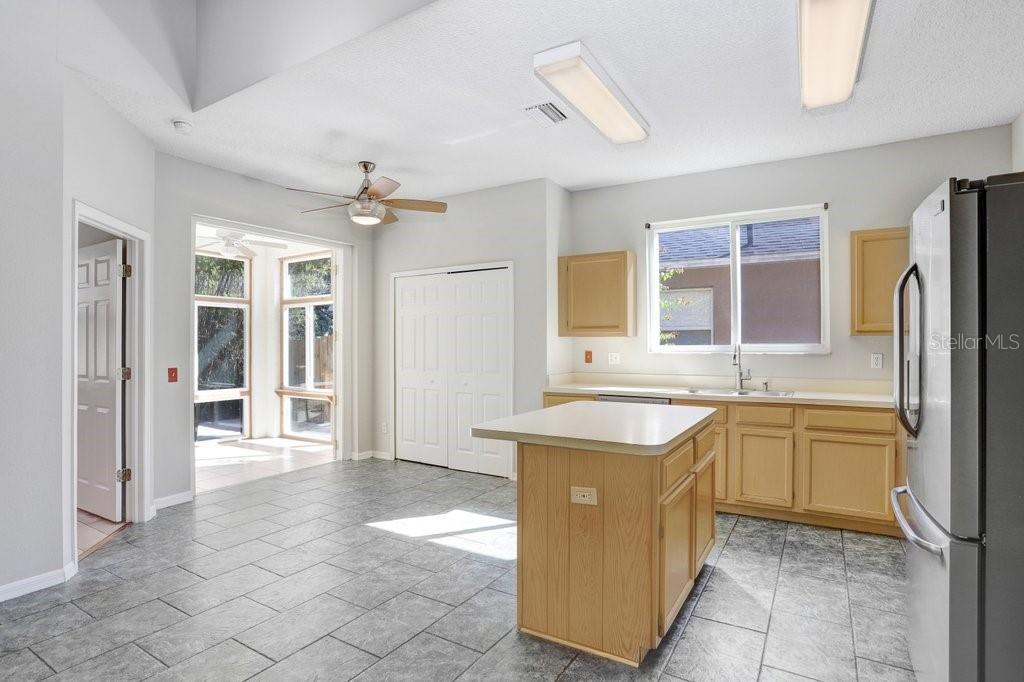 Image 3 of 38 For 919 Grand Canyon Drive