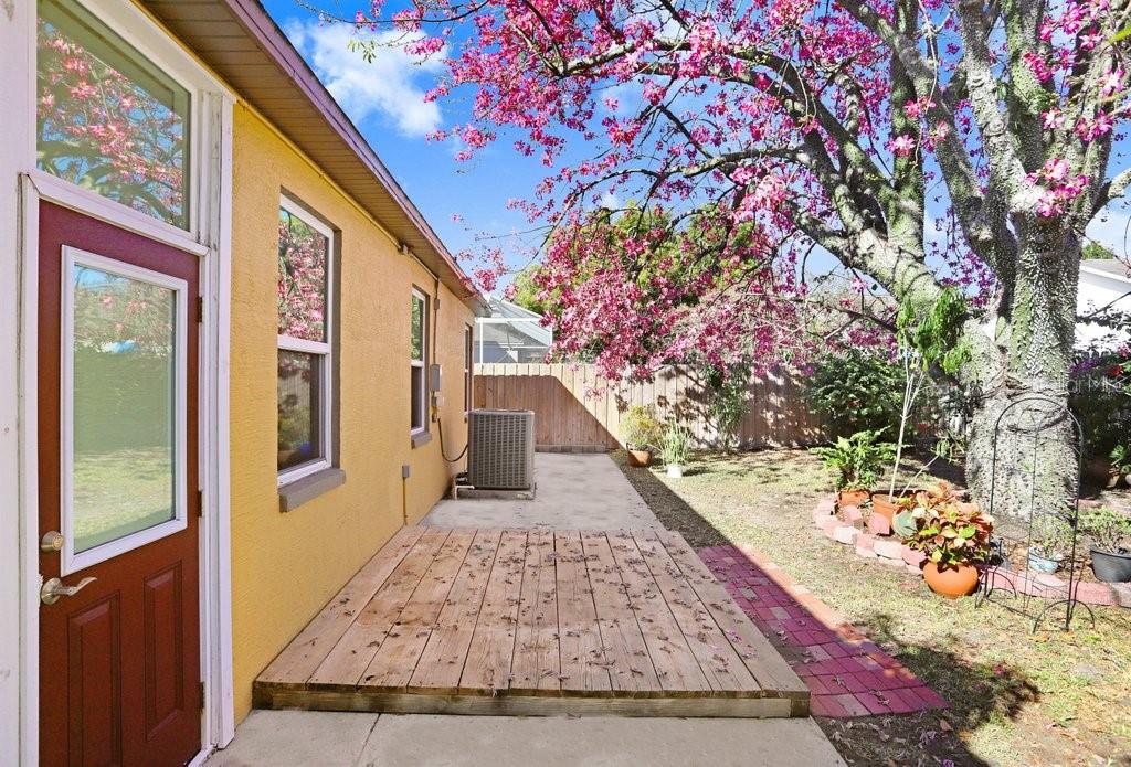 Image 30 of 38 For 919 Grand Canyon Drive