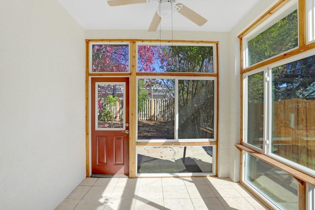 Image 7 of 38 For 919 Grand Canyon Drive