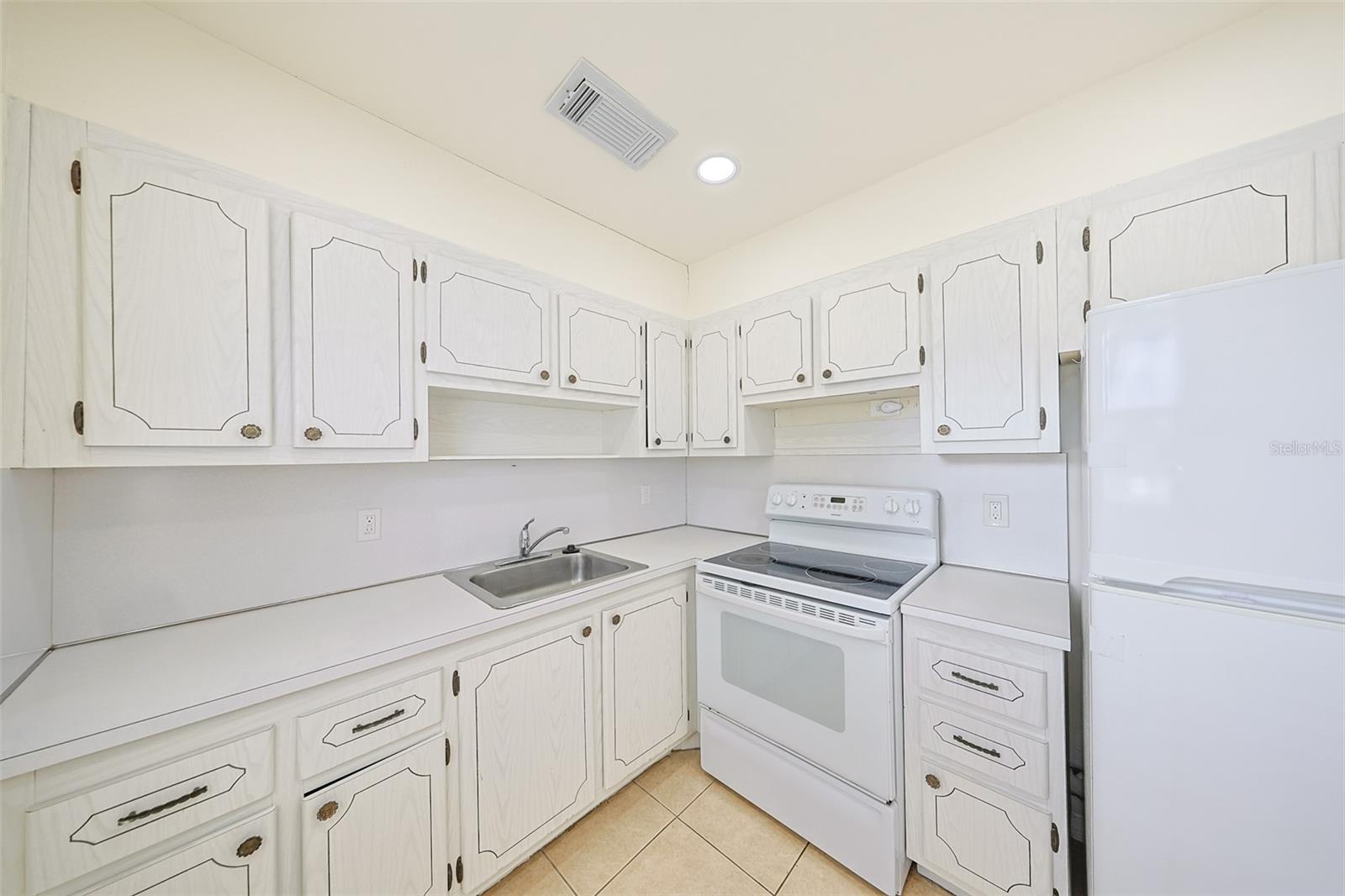 Image 14 of 59 For 202 Bedford Street 72