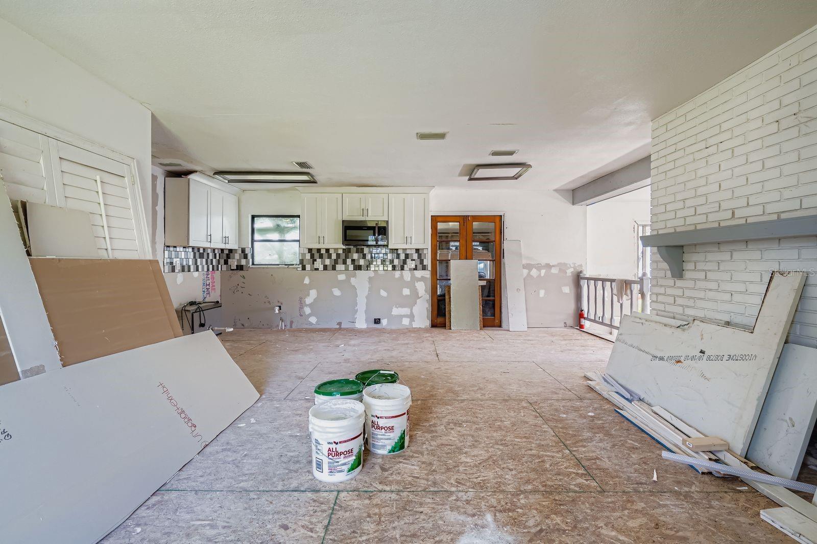 Image 13 of 29 For 421 Shore Drive E