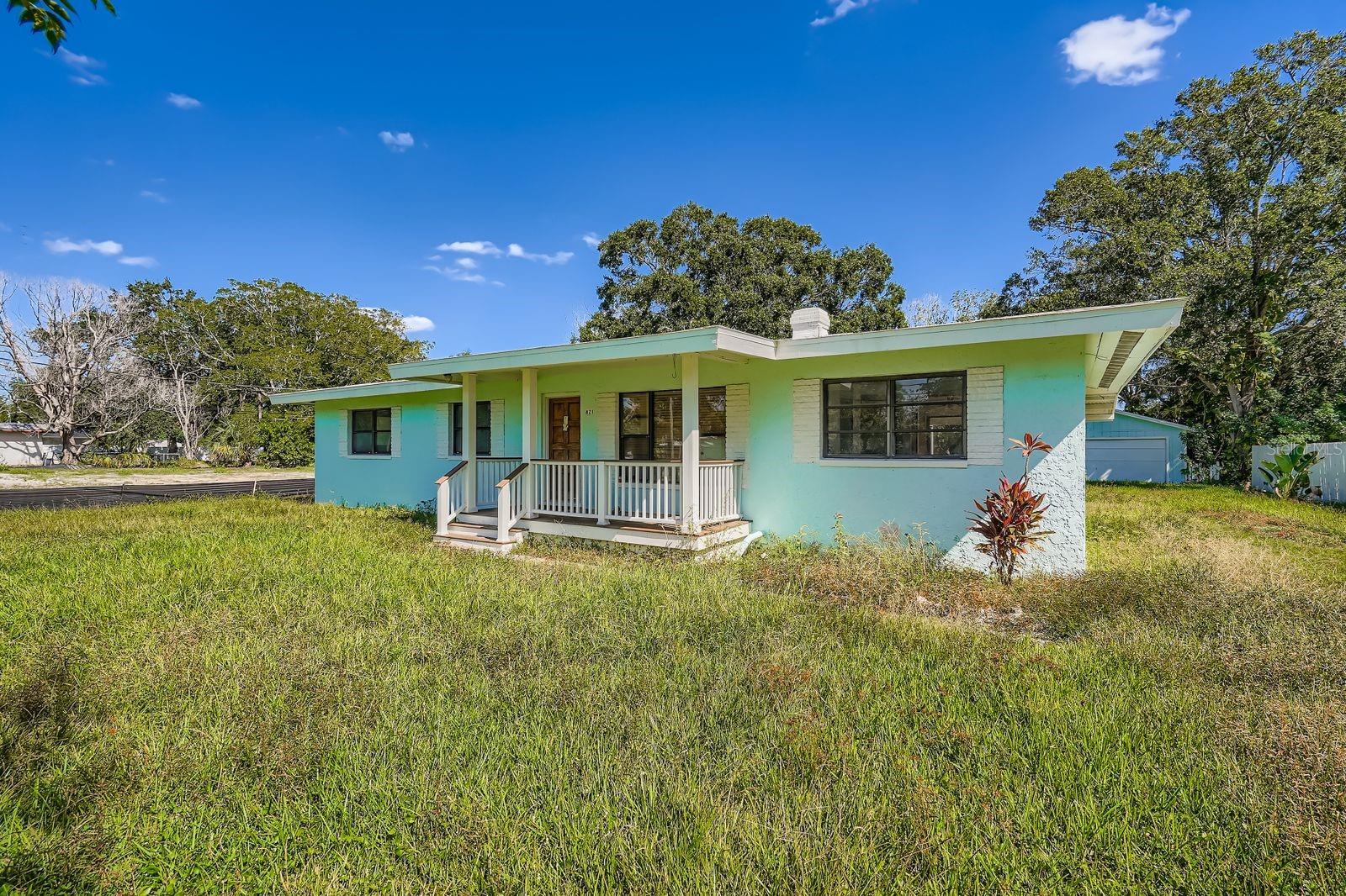 Image 4 of 29 For 421 Shore Drive E