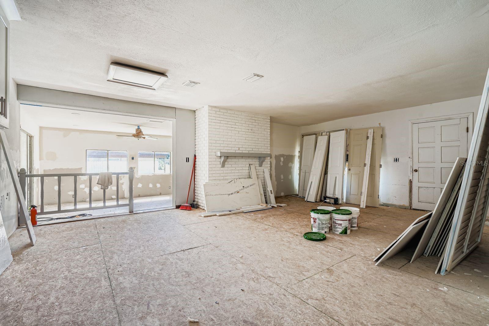 Image 9 of 29 For 421 Shore Drive E