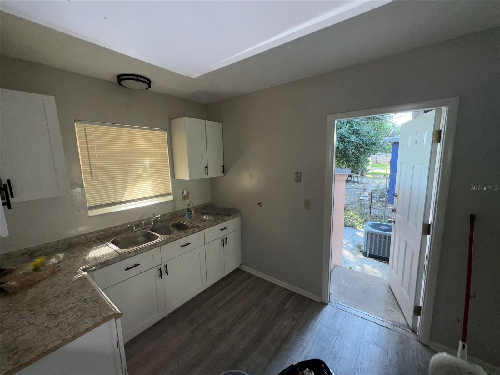 Image 16 of 33 For 131 35th Street