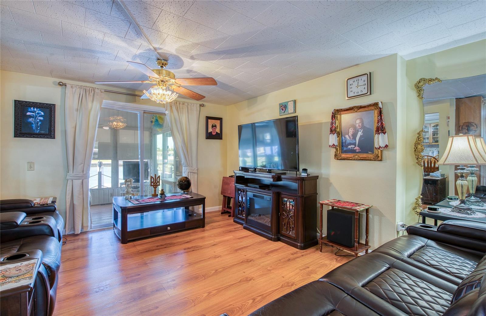 Image 10 of 42 For 18675 Us Highway 19 N 303