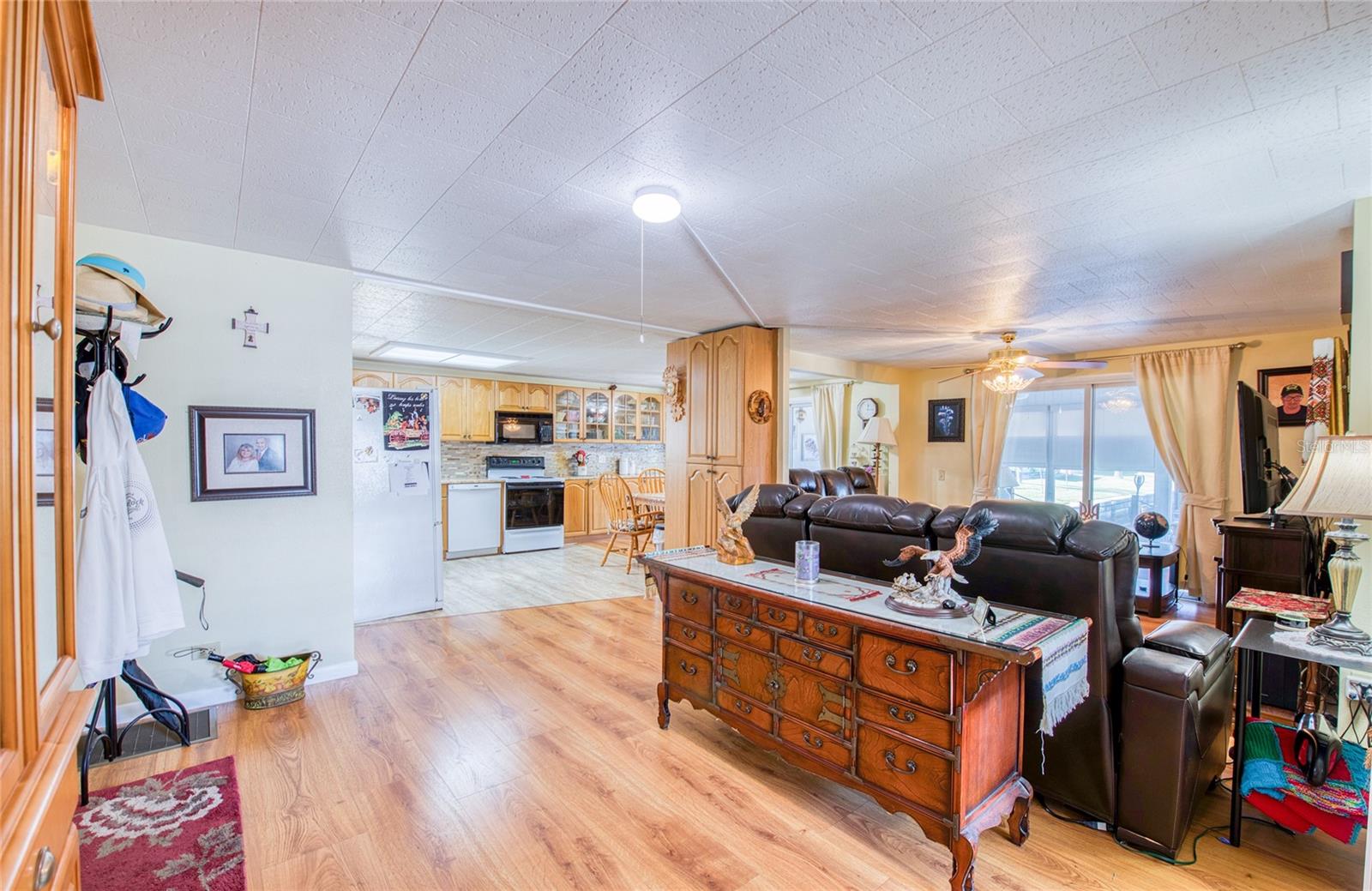 Image 16 of 42 For 18675 Us Highway 19 N 303